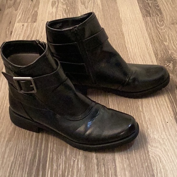 𝅺Life Stride Ankle Booties, Size 9M, Black - Picture 2 of 5